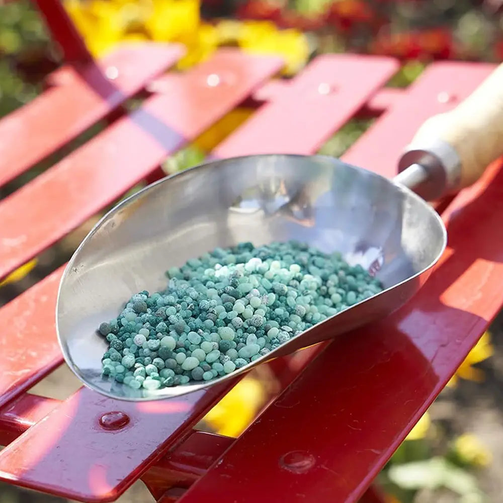 Ingrasamant universal Substral pentru gradina cu efect de lunga durata 2.5 kg pentru flori legume fructe arbusti conifere si gard viu