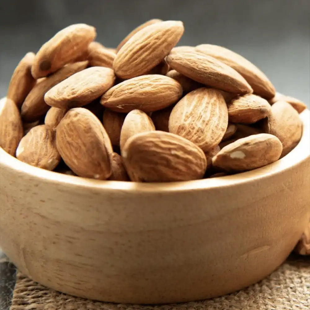 Copacel Migdal Dulcis (Prunus amygdalus), cu migdale dulci crocante, an 2 pe rod