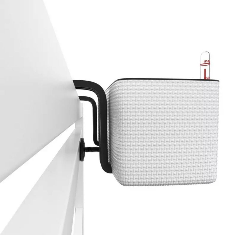 Ghiveci Auto-Irigant Lechuza Cube Color Triple, alb tip ratan, pentru plante cu ghiveci, sistem de autoirigare, include bracket asortat