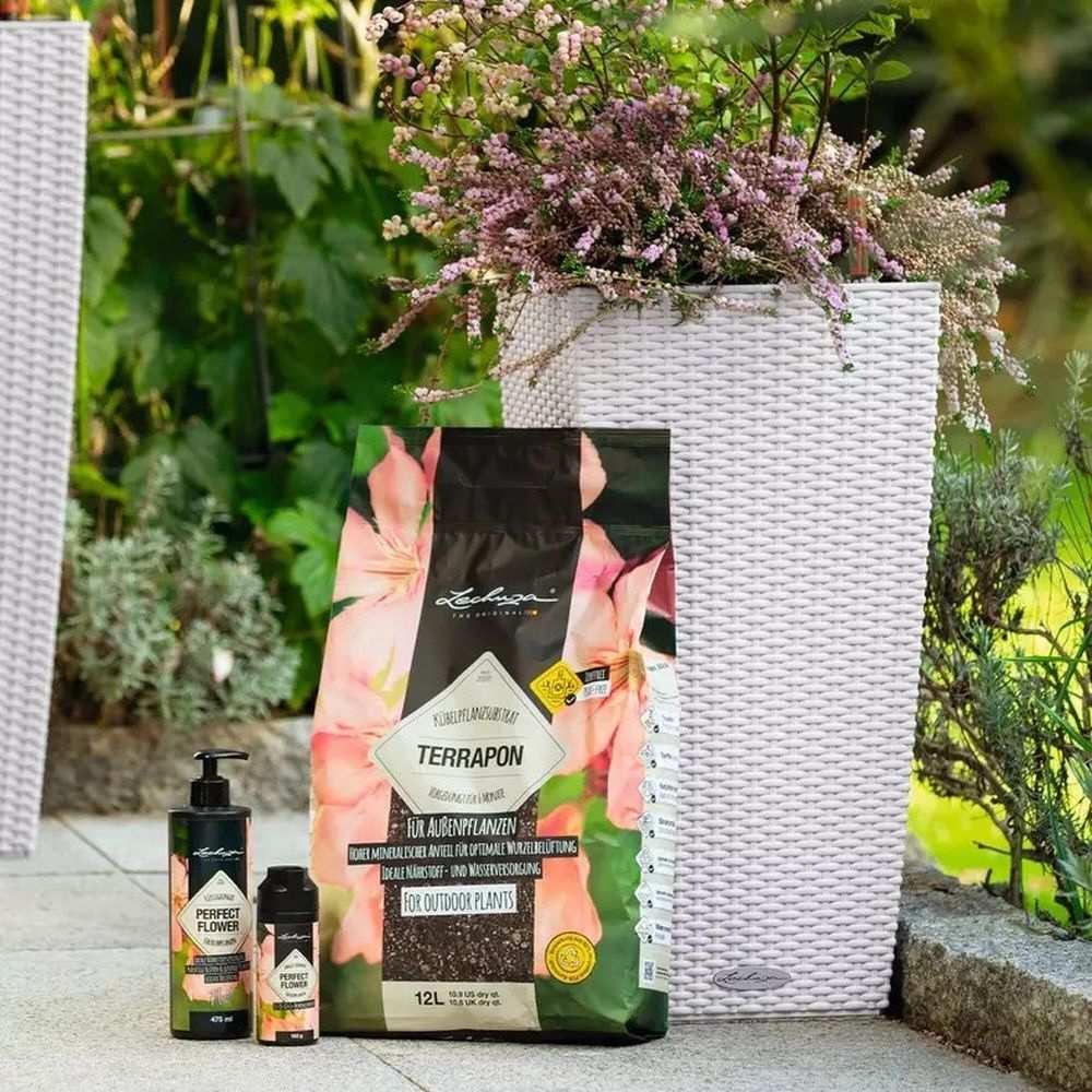 Ingrasamant lichid Lechuza PERFECT FLOWER 475 ml, pentru toate plantele cu flori, 1 pompa/L, formula rapida, 100% sigur pentru mediu