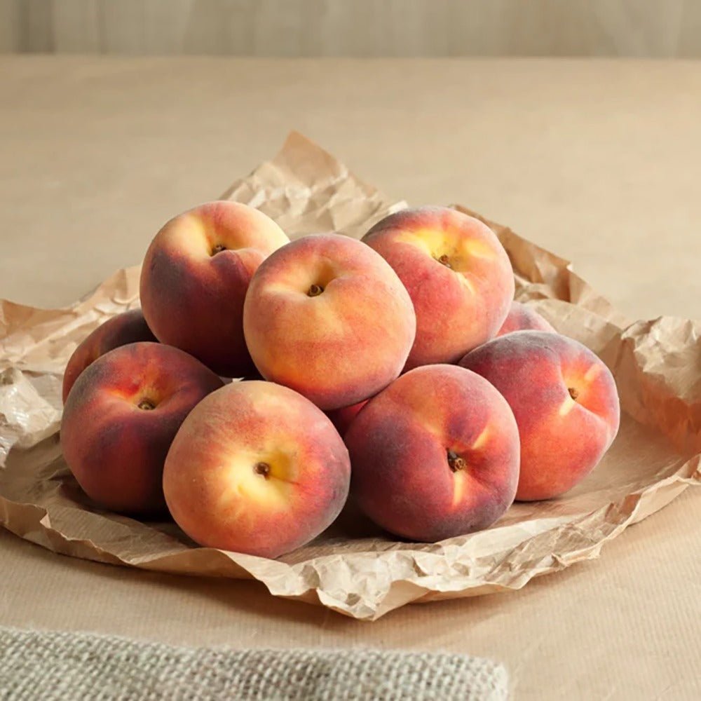 Piersic Saturne (Prunus Persica), cu fructe dulci galbene-verzi