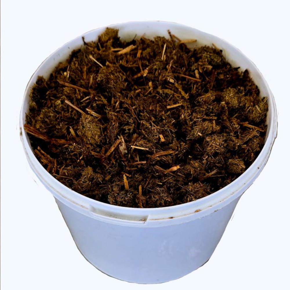 Ingrasamant organic natural din balegar de magar maturat, fertilizant bio pentru plante si sol, produs in Romania