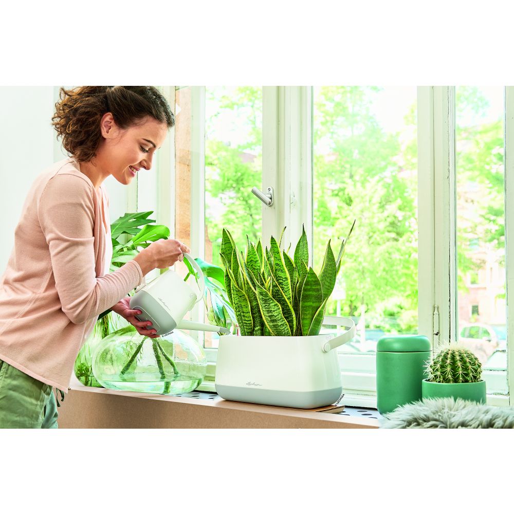 Stropitoare Lechuza YULA, 1,7 l capacitate, Alb/Gri, Protectie anti-picurare, Plastic de inalta calitate