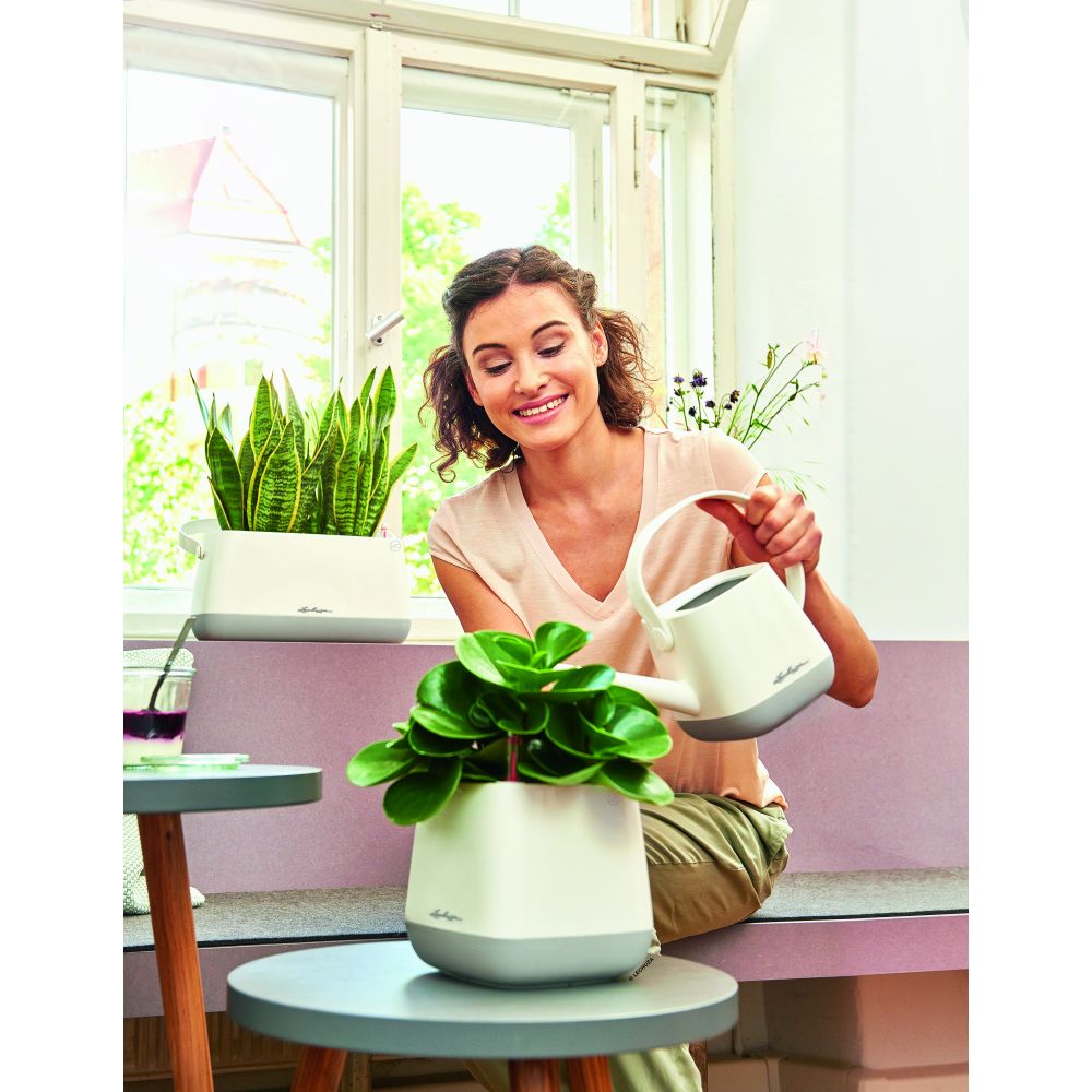 Stropitoare Lechuza YULA, 1,7 l capacitate, Alb/Gri, Protectie anti-picurare, Plastic de inalta calitate