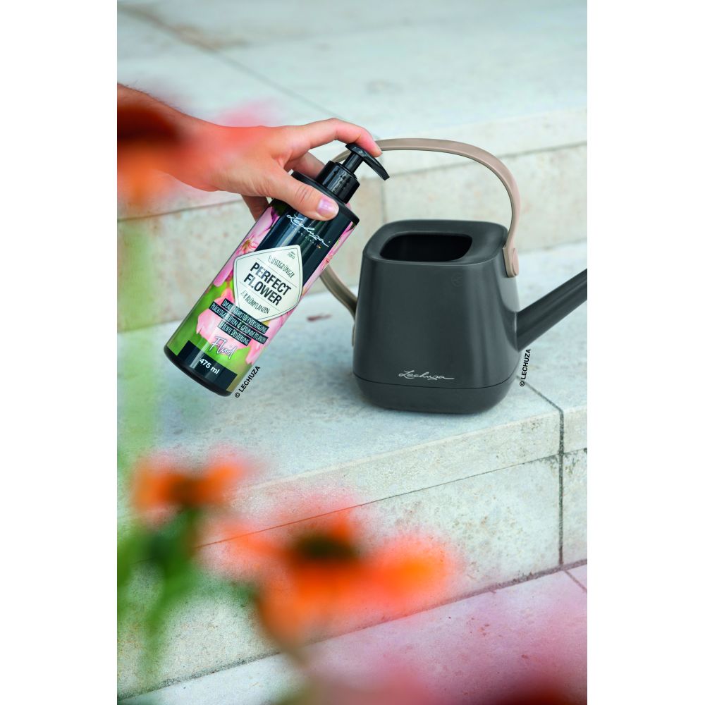 Stropitoare Lechuza YULA, 1,7 l capacitate, Negru/Bej, Protectie anti-picurare, Plastic de inalta calitate