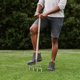 Aerator gazon KENT & STOWE din inox cu dinti tubulari, maner lemn frasin, 4 dinti, 102 cm, 15 ani de garantie