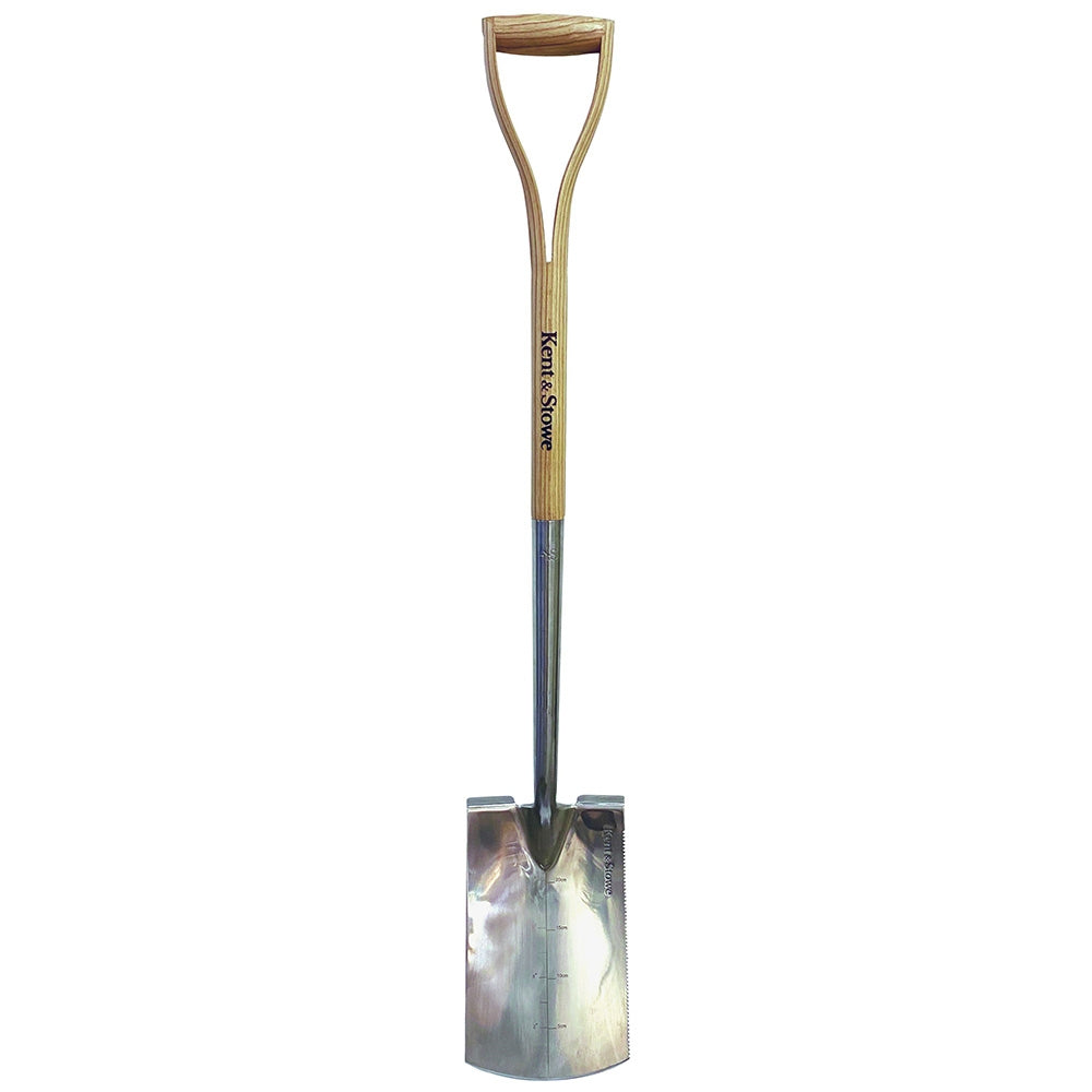 Cazma multifunctionala Kent & Stowe din otel inoxidabil, pentru sapat si taiat radacini, cu maner din frasin, rezistenta la rugina, garantie 15 ani, 104 cm