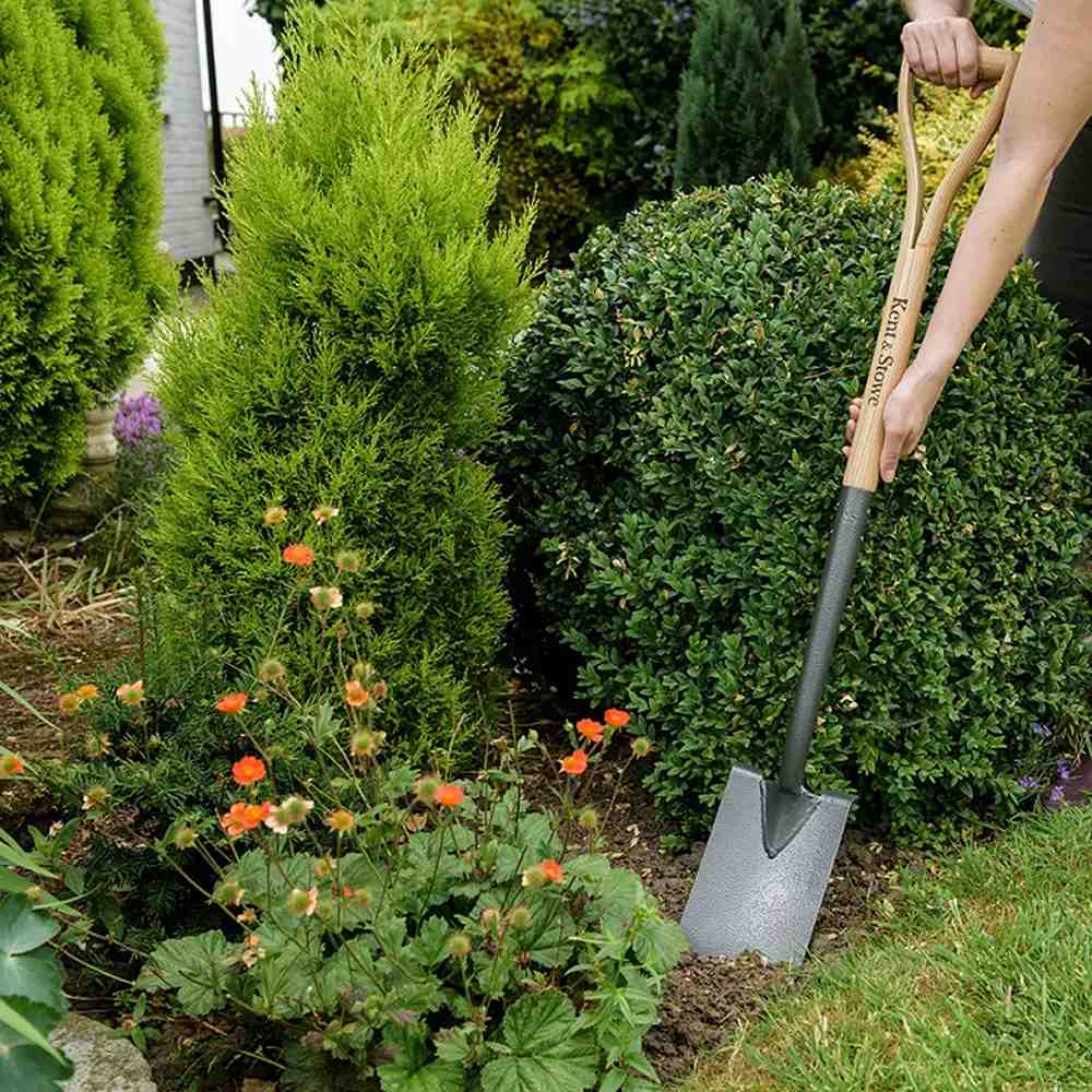 Cazma KENT & STOWE din otel carbon, maner lemn frasin, FSC 100%, 110 cm, 10 ani de garantie