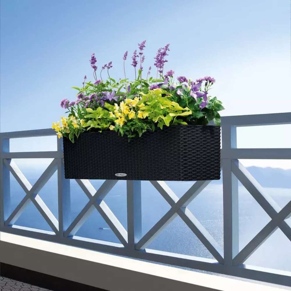 Ghiveci Auto-Irigant Lechuza Balconera Cottage 80, 12 l, efect de ratan negru, sistem de autoirigare, insert detasabil, strat de drenaj