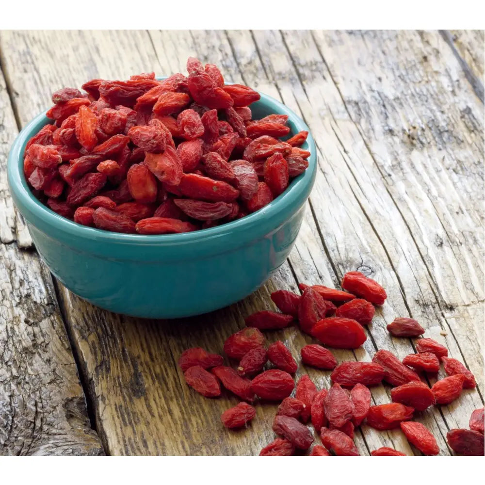 Goji Rosu (Lycium Barbarum Rosso), cu fructe rosii vibrante, bogate in nutrienti si antioxidanti