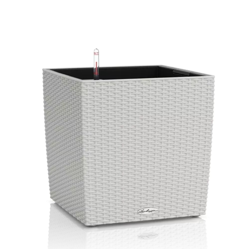 Ghiveci Auto-Irigant Lechuza Cube Cottage 40, 31 l, efect de ratan gri deschis, pentru plante cu ghiveci, sistem de autoirigare, insert detasabil, strat de drenaj