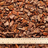 Scoarta Mulci Decorativa de Pin 10-30 mm, sac de 80 litri, protejeaza radacinile plantelor de frig si caldura